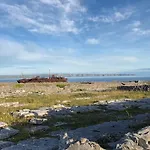 Bru Radharc Na Mara - Sea View Hostel *