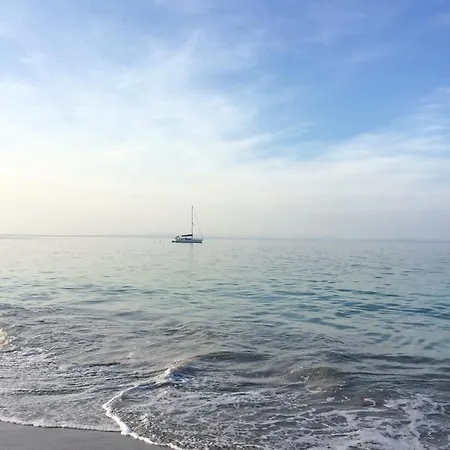 Vandrerhjem Bru Radharc Na Mara - Sea View Inisheer